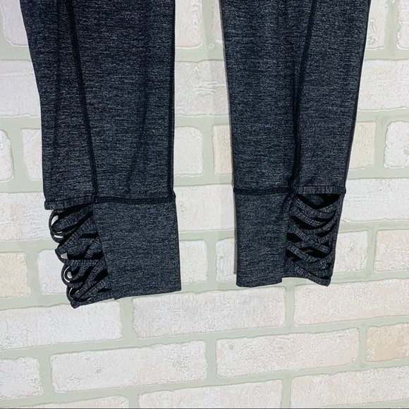 Athleta Mind Over Mat Strappy Capri Leggings Size S - Picture 4 of 9